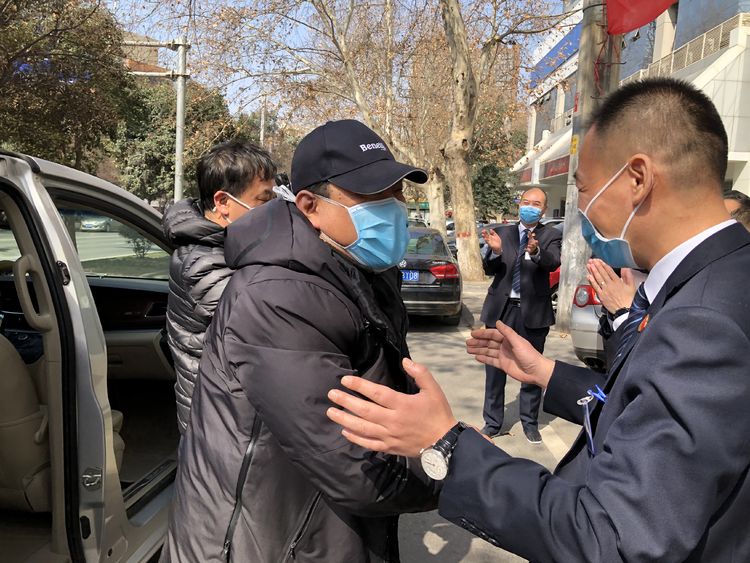 欢迎集团公司赴日照采购防护物资团队凯旋而归